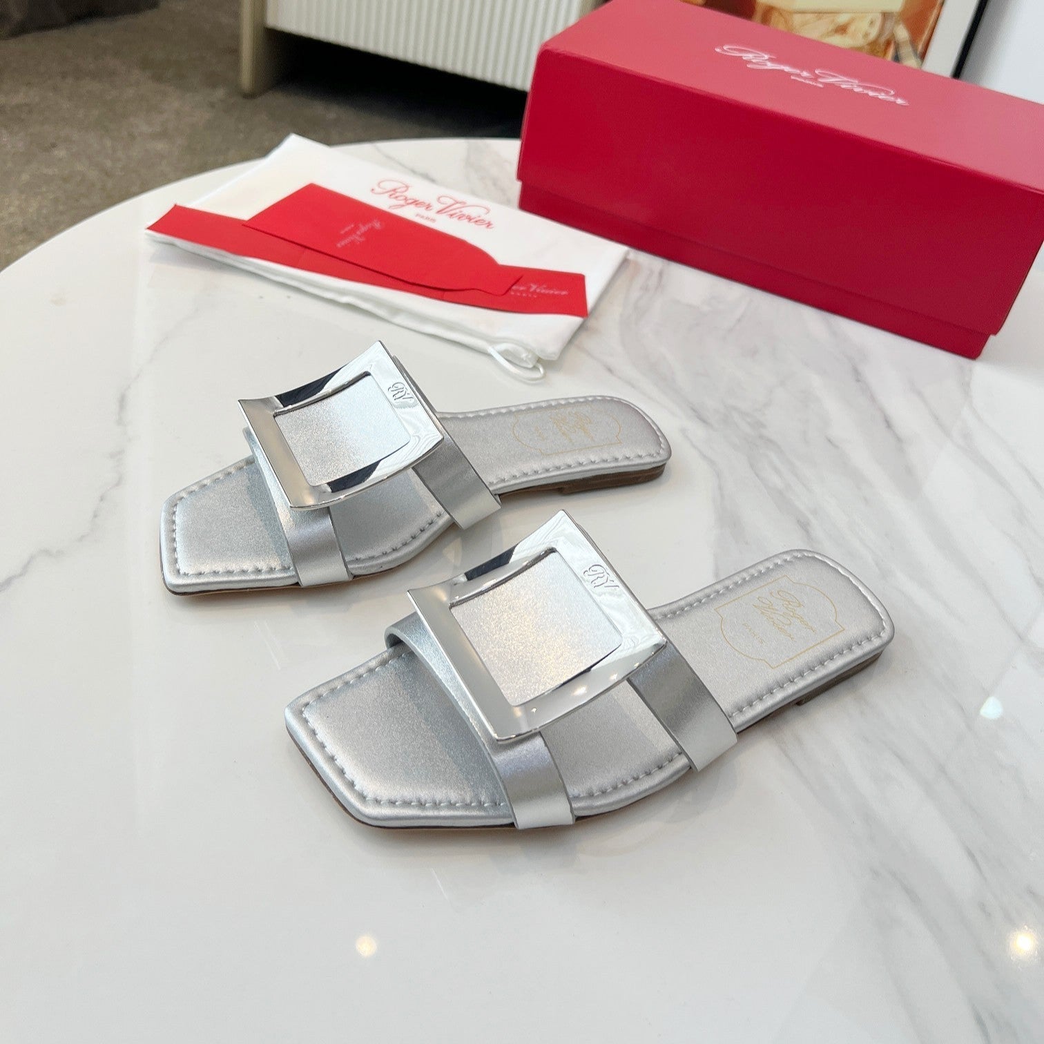 VIV' BY THE SEA MULES IN SILVER CALFSKIN SILVER BUCKLE