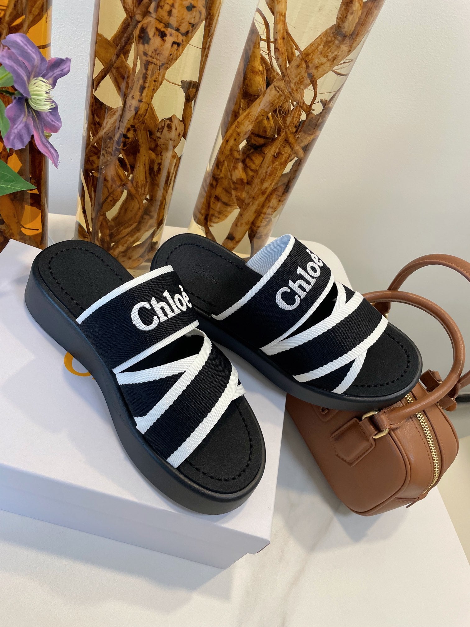 WOODY WEDGE SANDALS IN BLACK MIX WHITE CANVAS WITH RUBBER SOLE