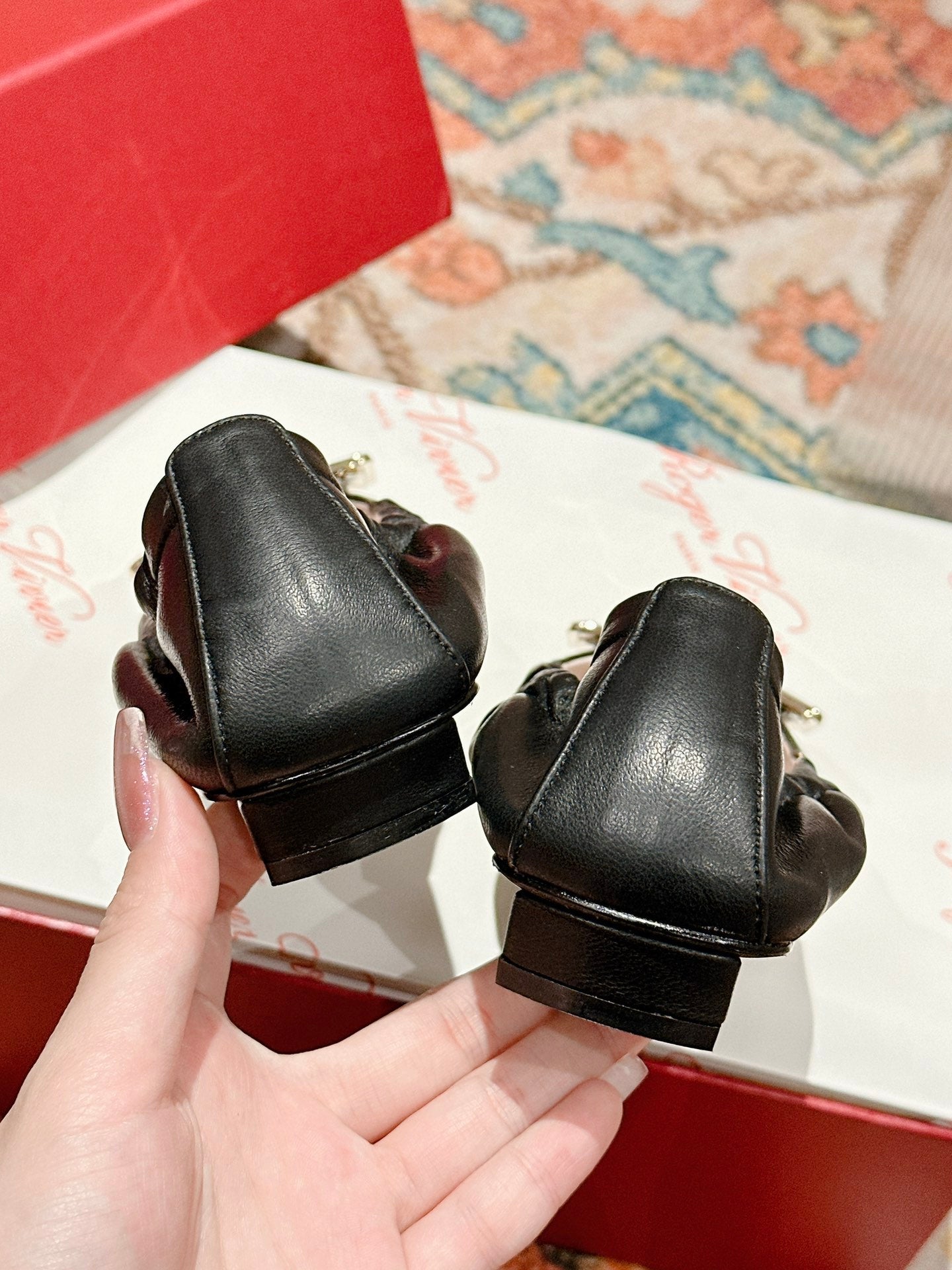 BELLE VIVIER BALLERINAS IN BLACK SHINY LAMBSKIN GOLD PATENT SQUARE BUCKLE