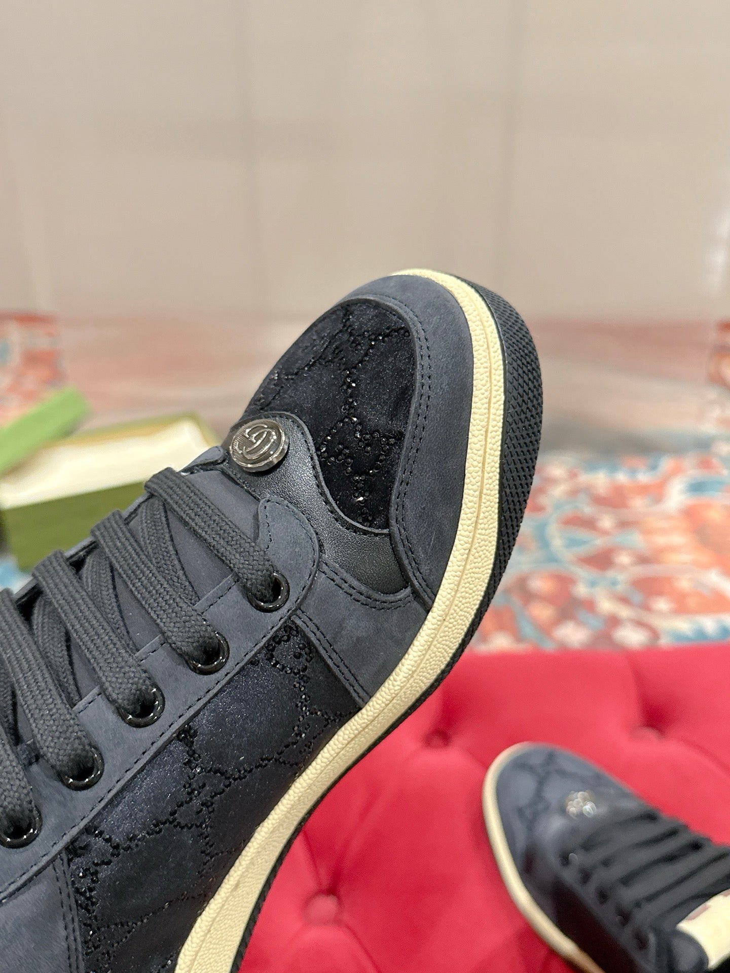 GUCCI 26S SCREENER SNEAKER IN BLACK LEATHER AND SUEDE