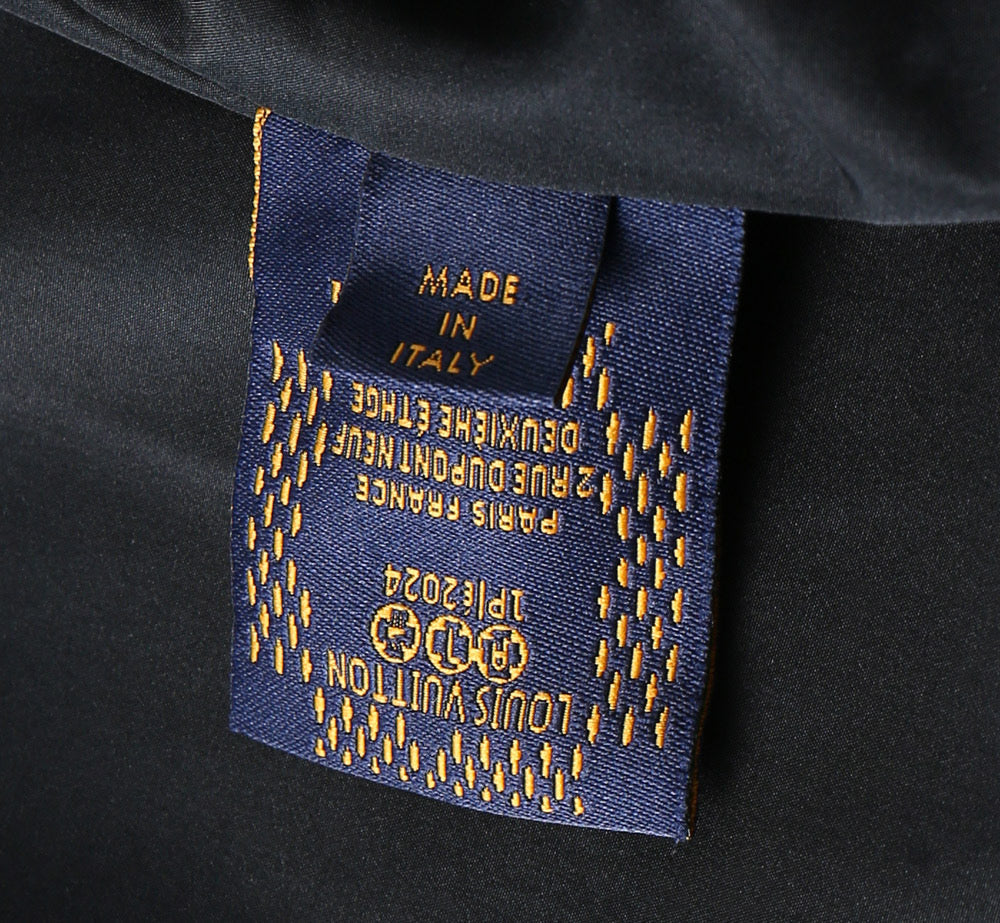 LV HOODED JACKET BLACK 239058