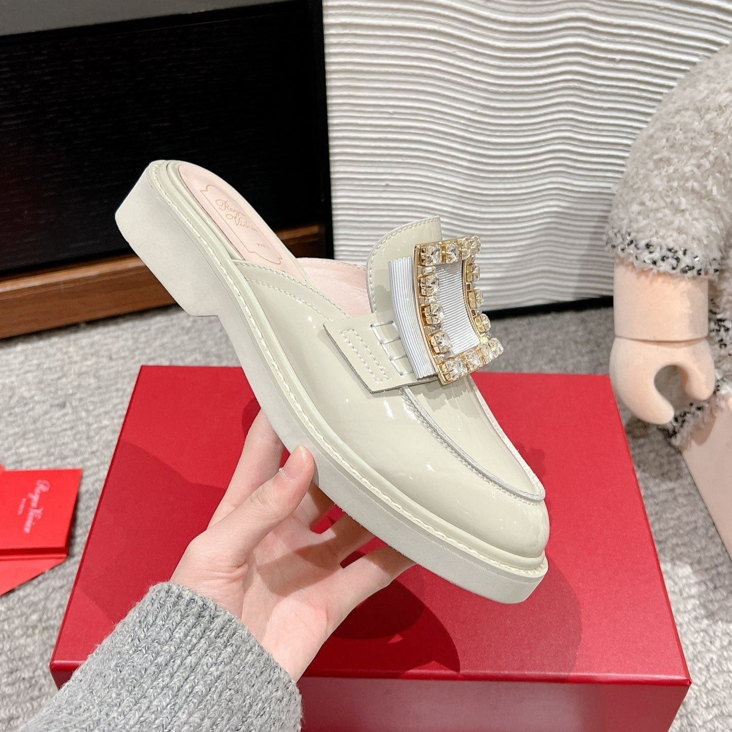 VIV' RANGERS MULES IN CREAM PATENT CALFSKIN CRYSTAL BUCKLE