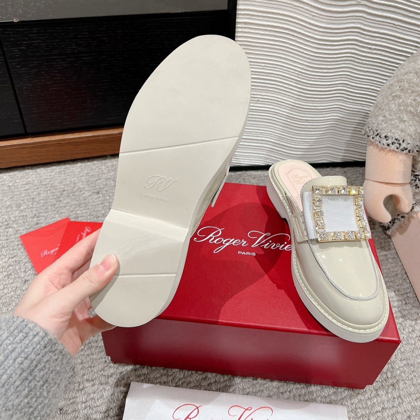 VIV' RANGERS MULES IN CREAM PATENT CALFSKIN CRYSTAL BUCKLE