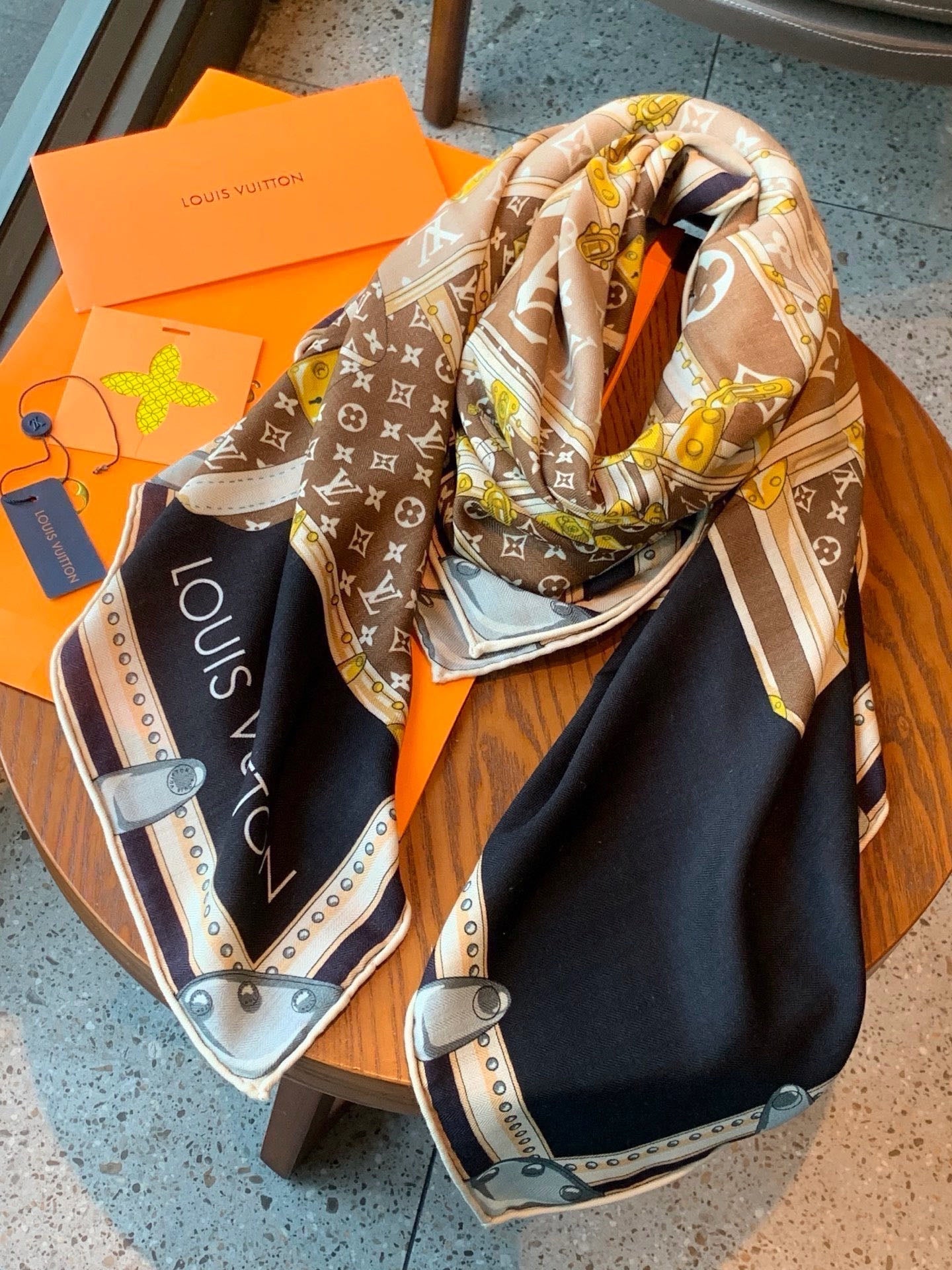 LV 26S SCARF 135 IN CASHMERE AND SILK 320942