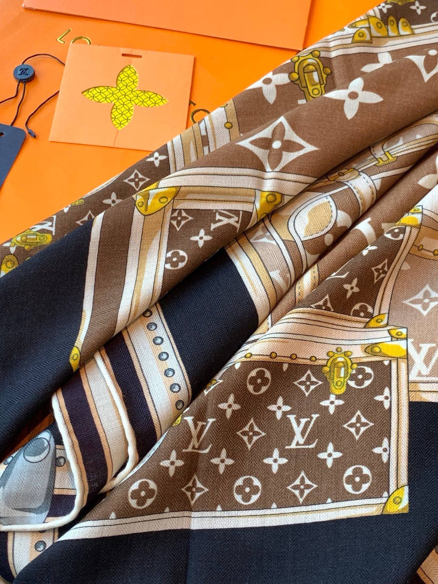 LV 26S SCARF 135 IN CASHMERE AND SILK 320942
