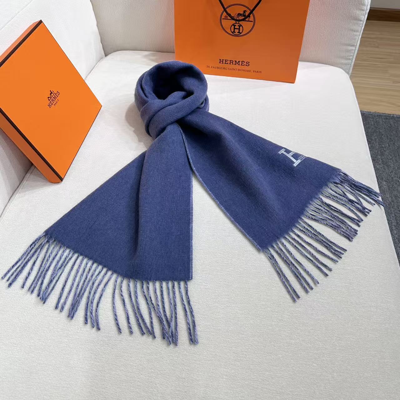 HERMES 26S SCARF 190 IN CASHMERE WOOL BLEND 492376