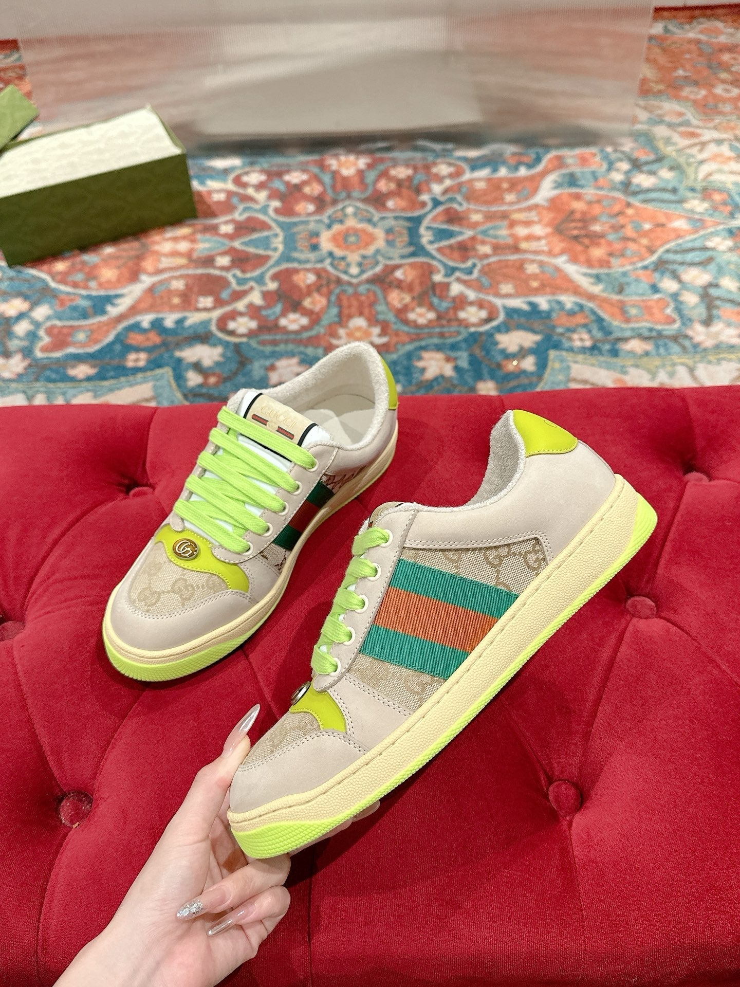 GUCCI 26S SCREENER SNEAKER IN BEIGE MIX LIGHT GREEN SUEDE