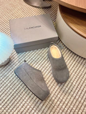 BALENCIAGA 25S AURALEE SLIP-ON 50 MM IN GREY SUEDE
