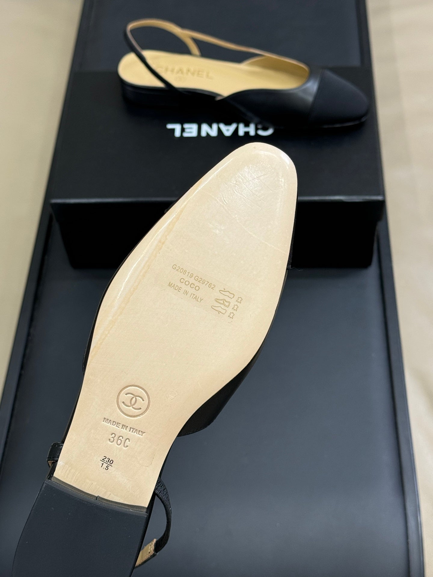 CC CLASSIC SLINGBACK BLACK BEIGE GOATSKIN BLACK GROSGRAIN