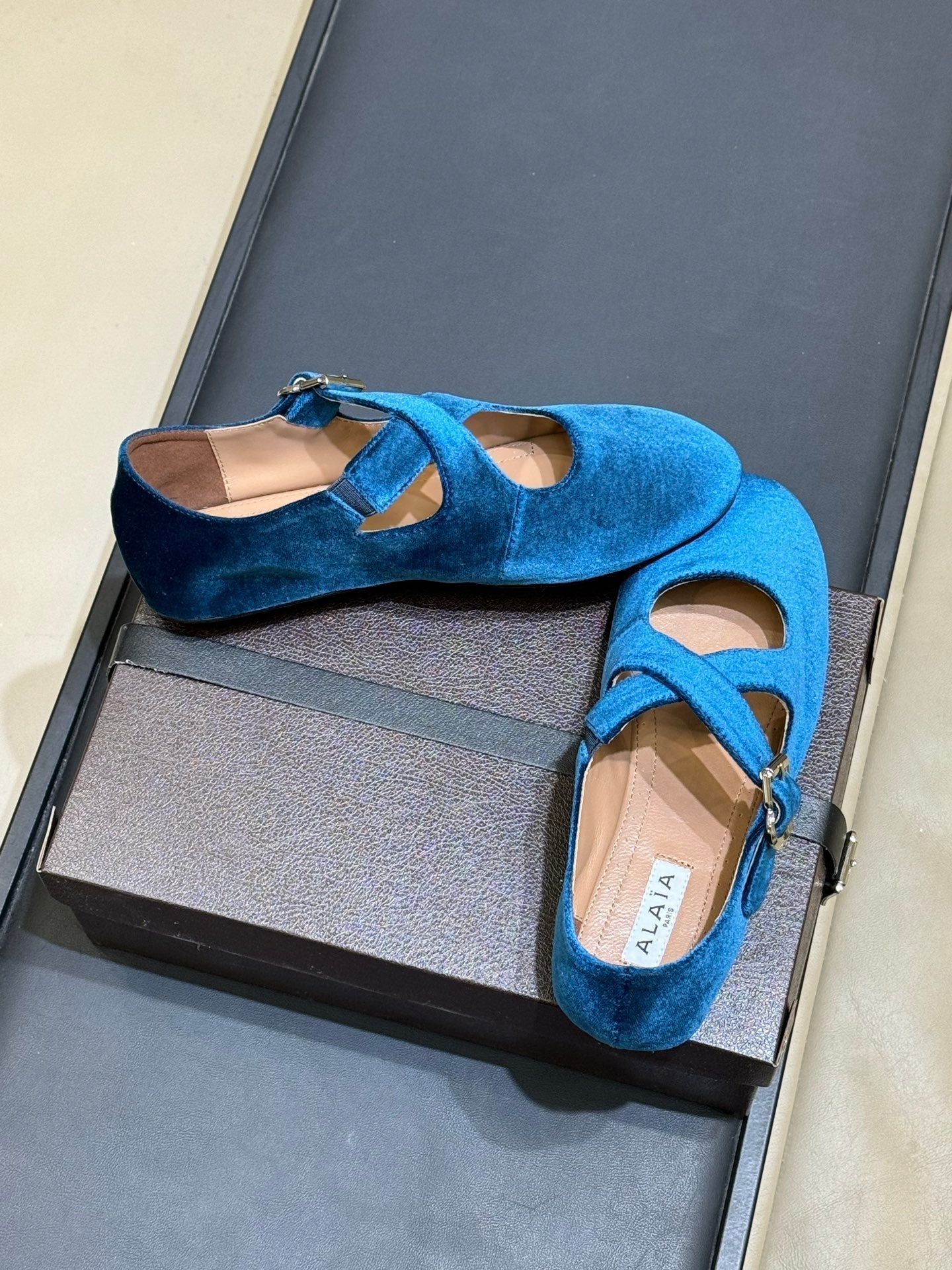 ALAIA 26S MARY JANE BALLET FLATS IN DARK BLUE VELVET