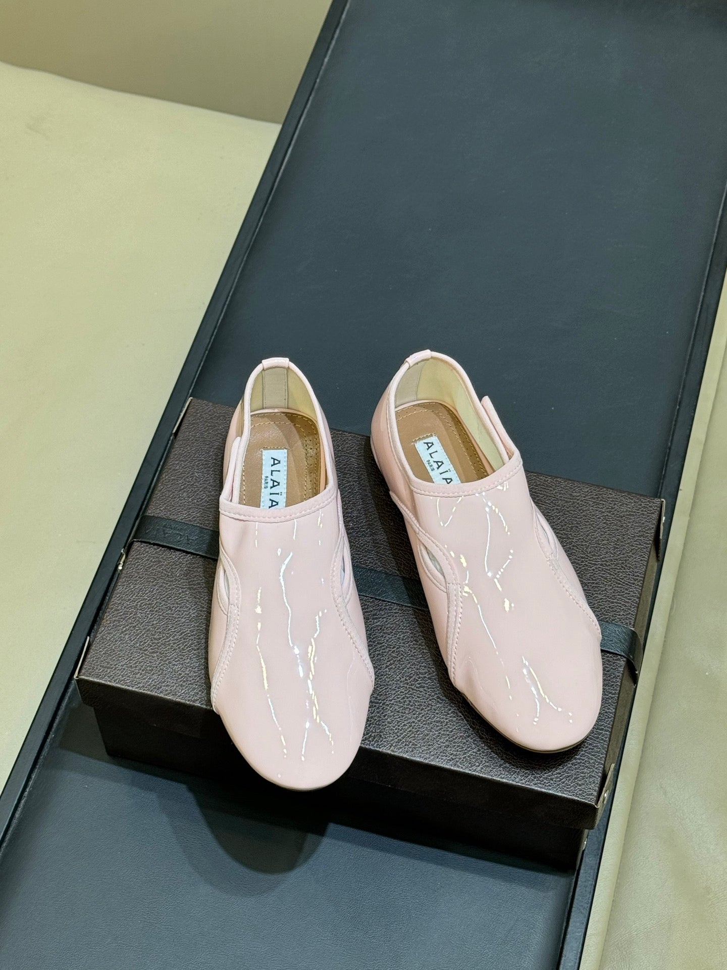ALAIA 26S FLAT LOAFERS IN LIGHT PINK GLOSSY LAMBSKIN