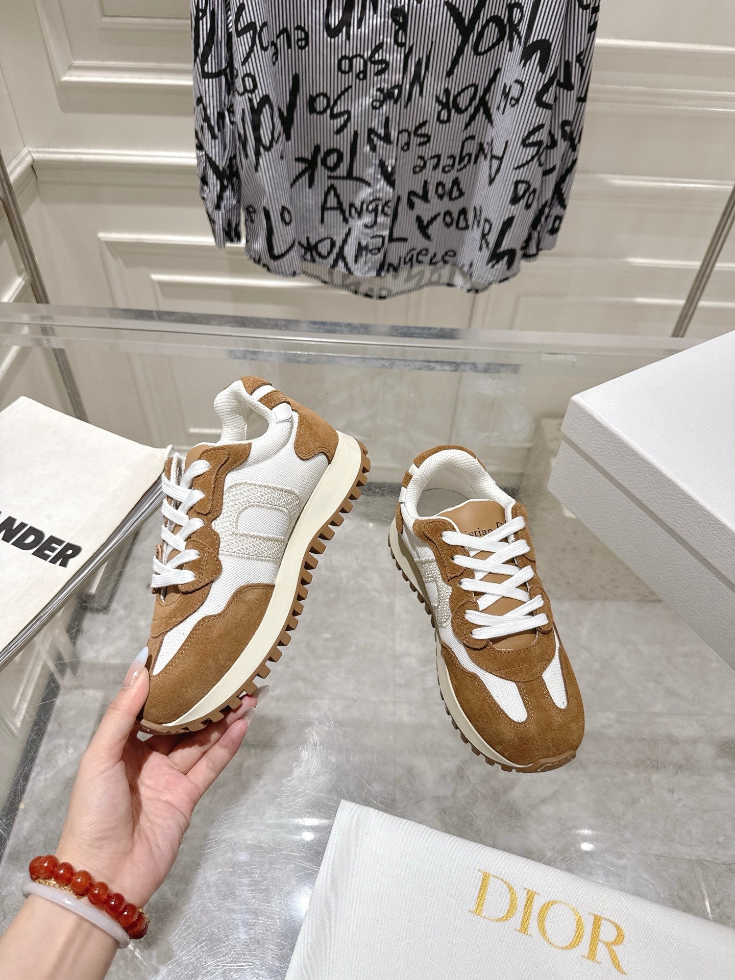 DIOR 25S C'EST DIOR SNEAKER IN WHITE HAZELNUT CALFSKIN AND SUEDE