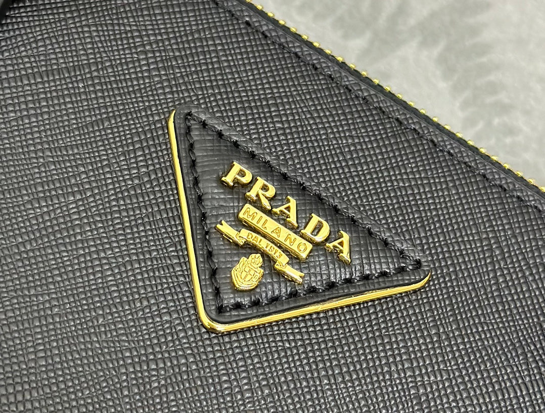 PRADA 25S GALLERIA LARGE BAG 28 IN BLACK CALFSKIN GOLD HARDWRE