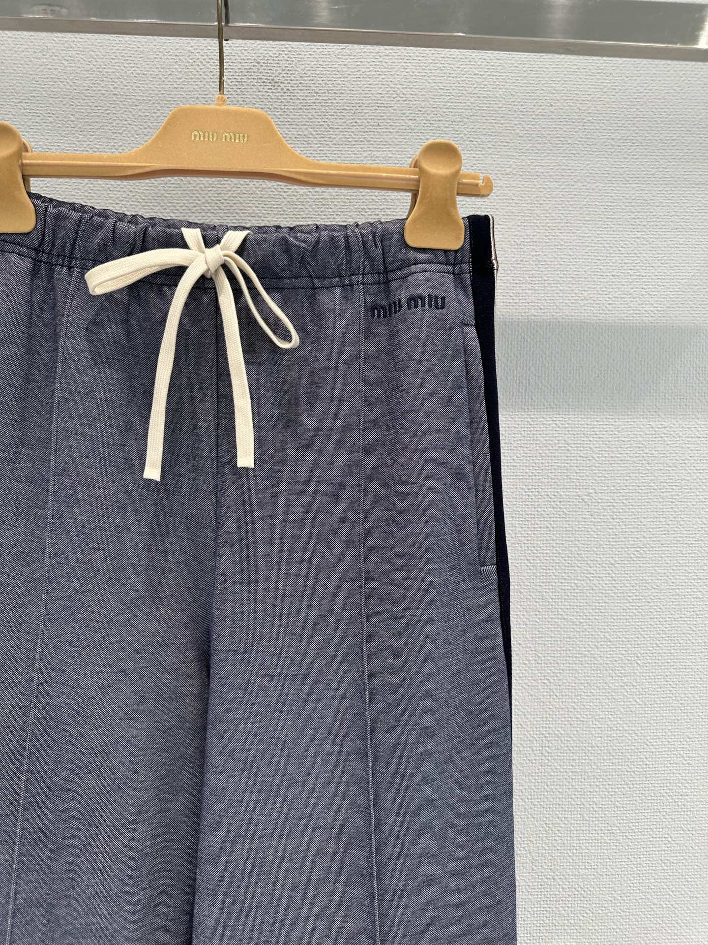 MIUMIU STRAIGHT-LEG PANTS STYLE 556