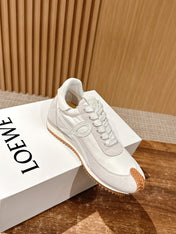 FLOW RUNNER SNEAKER IN LIGHT GRAY SUEDE AND WHITE SHEEPSKIN