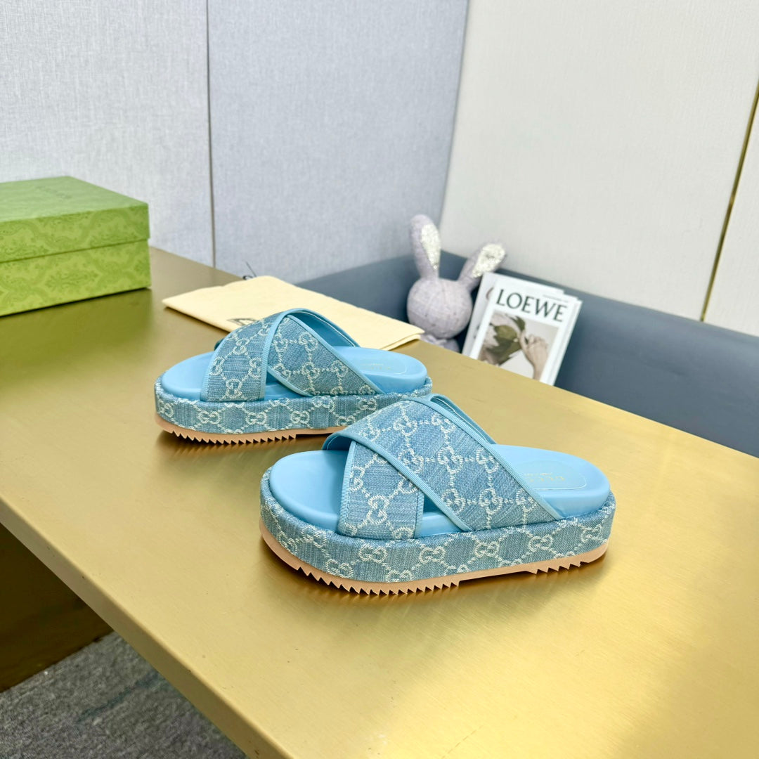 GG SLIDE SANDAL SKY CANVAS CROSS STRAPS