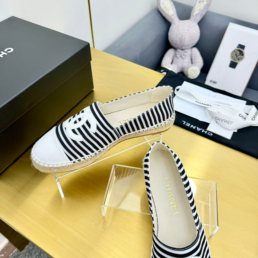 CC SLIP-ON 25S IN BLACK AND WHITE FABRIC WITH STRIPED PATTERN