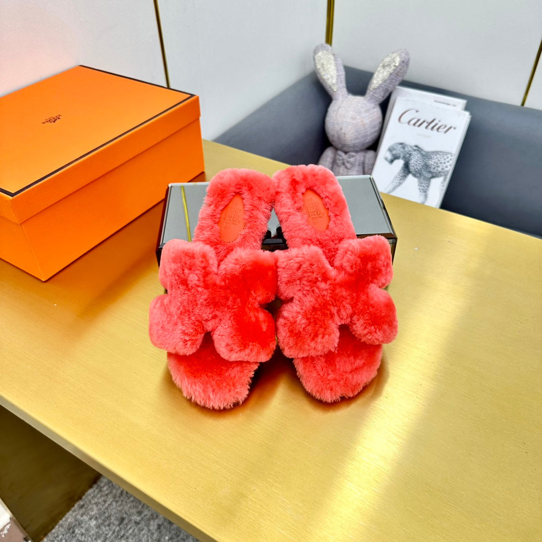 ORAN SHEARLING SANDALS RED PINK