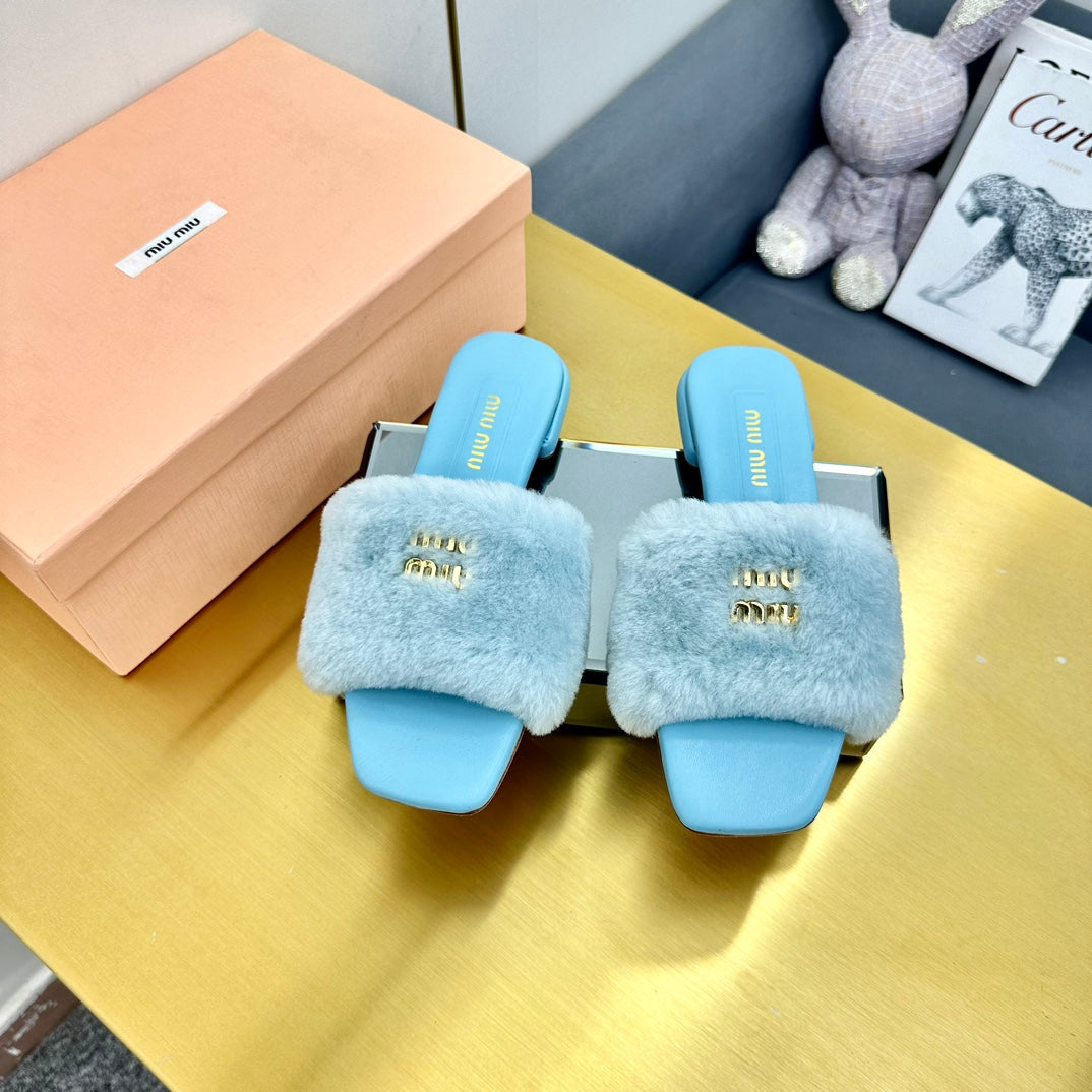SKY BLUE SLIPPERS LAMB FUR