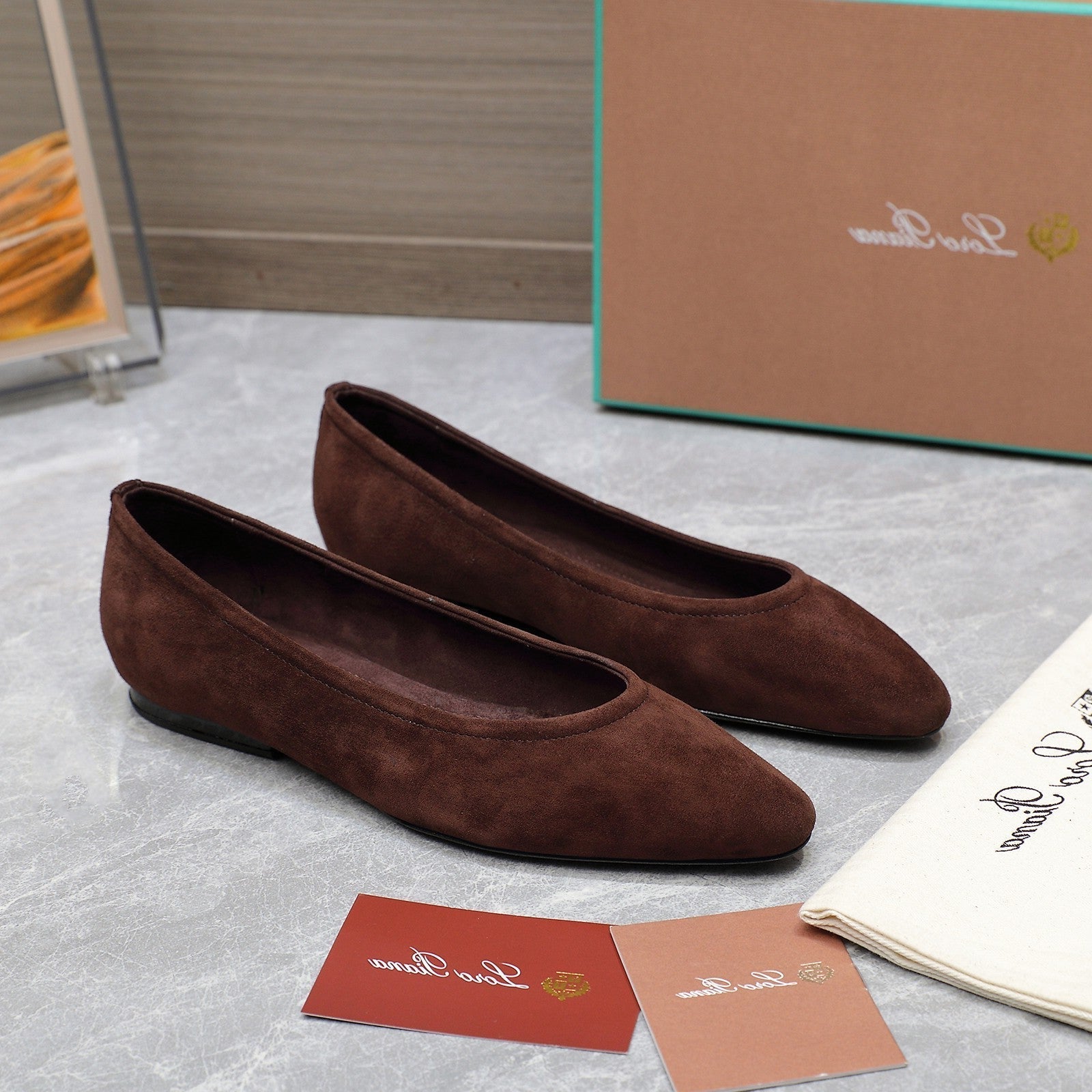 CLASSIC BALLET SHOES IN BROWN SUEDE