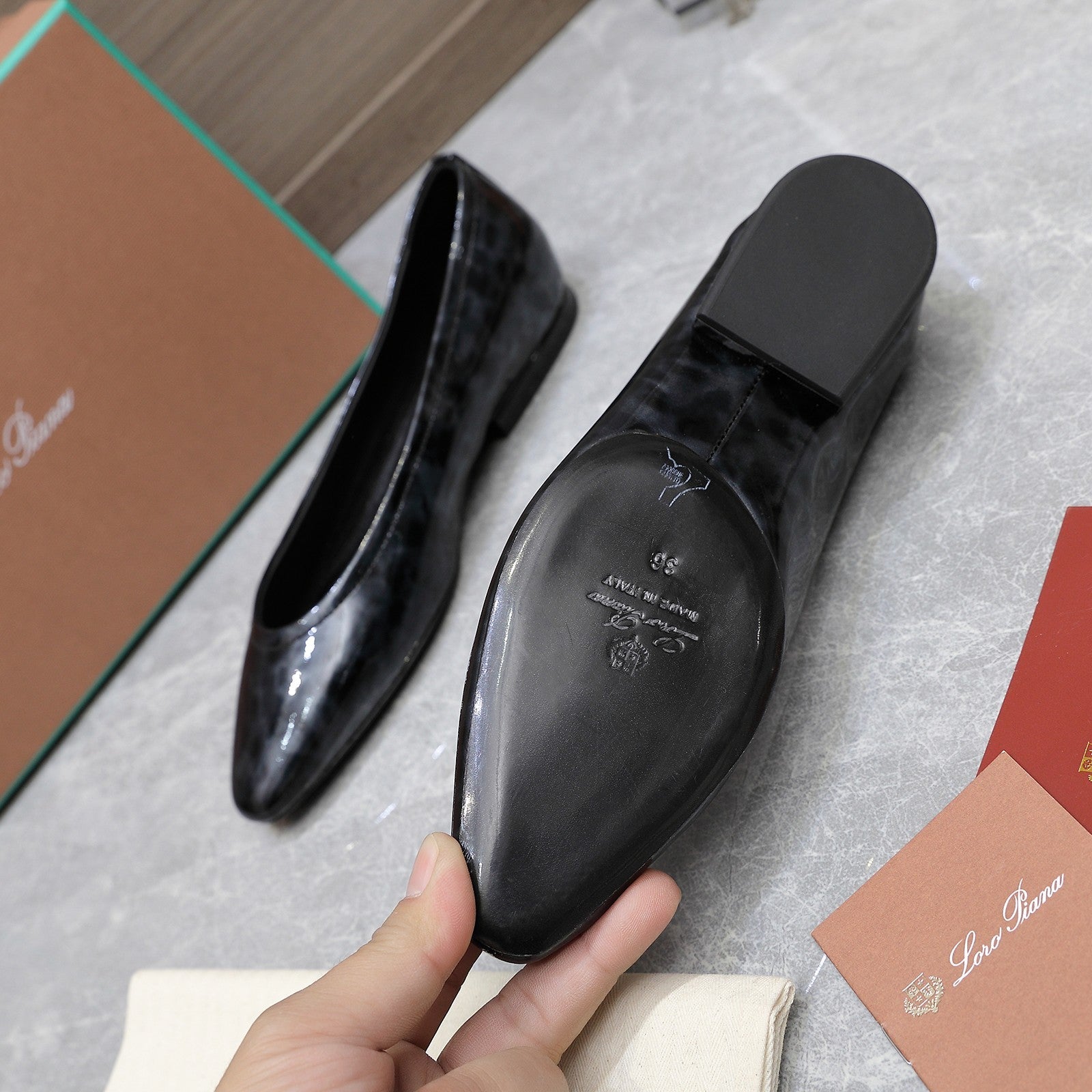 CLASSIC BALLET SHOES IN BLACK LEOPARD GLOSSY LEATHER