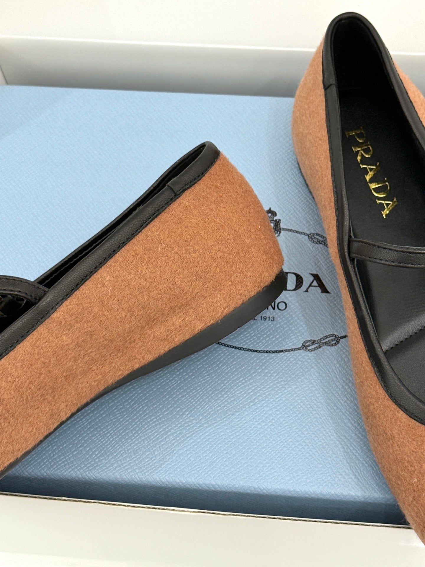 PRADA 26S MARY JANE  FLATS IN CAMEL BROWN FELTED FABRIC