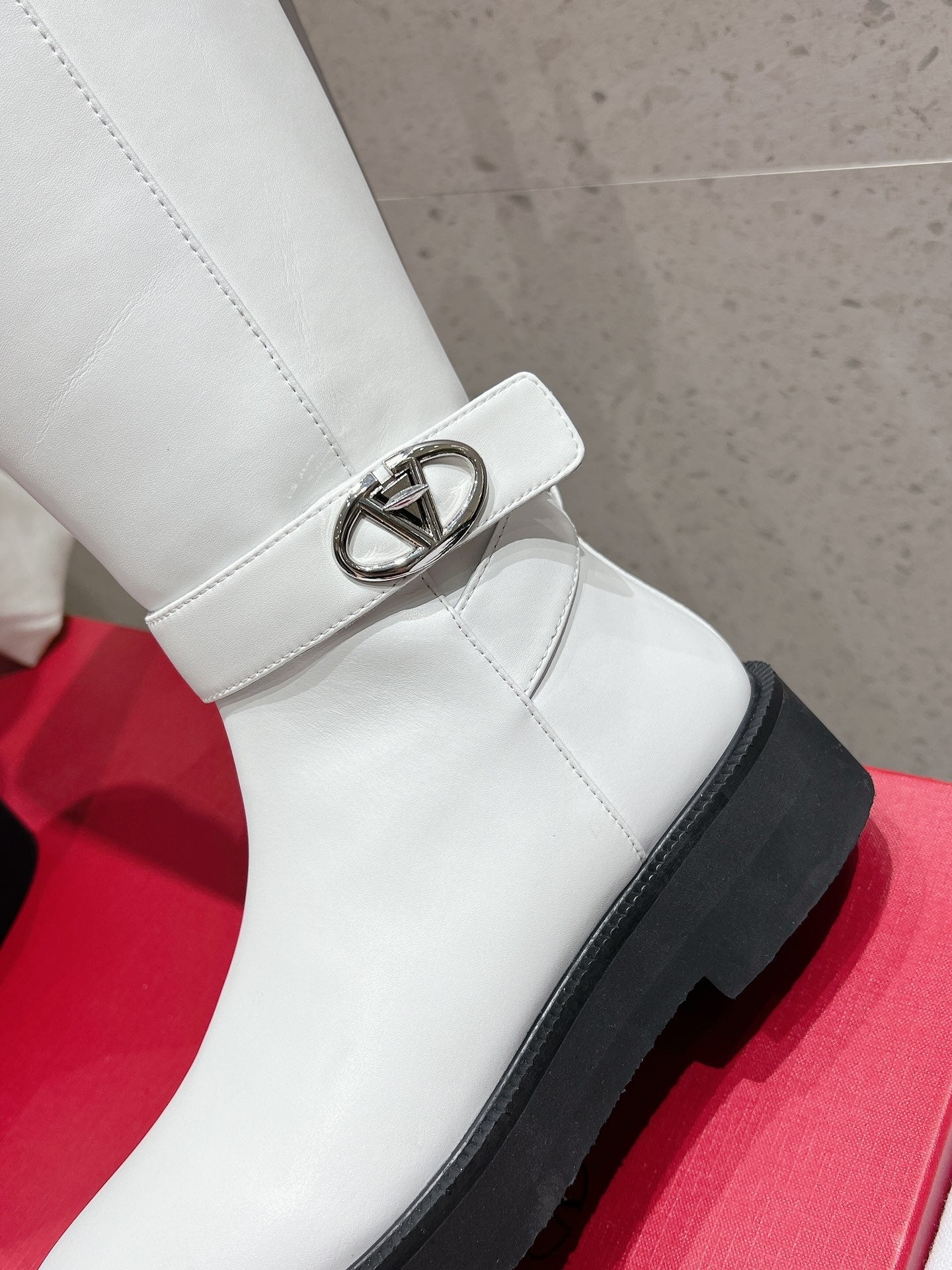 VALENTINO 25S KNEE-HIGH BOOTS IN WHITE CALFSKIN STYLE 9