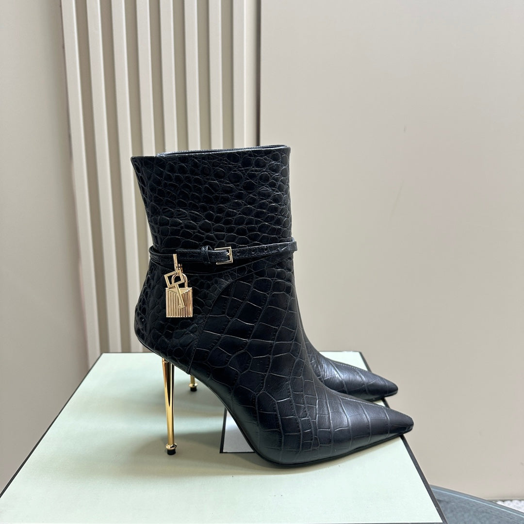 PADLOCK 10 CM ANKLE BOOTS IN BLACK CROCODILE-EMBOSSED CALFSKIN