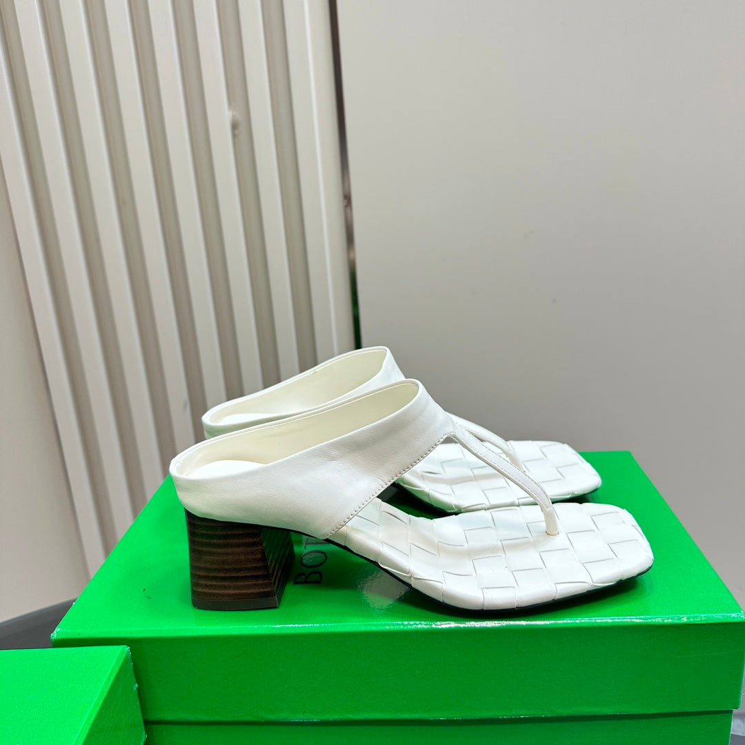 MARELLA THONG IN WHITE CREAM LEATHER WITH SIGNATURE INTRECCIATO INSOLE 55 MM