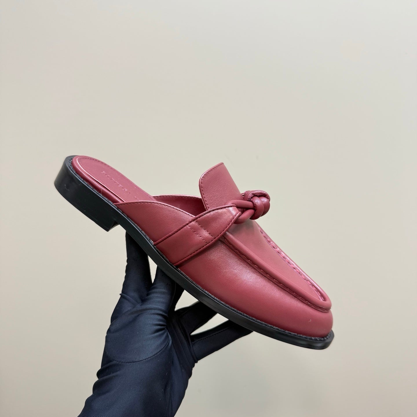 ASTAIRE MULE IN BERRY RED CALFSKIN