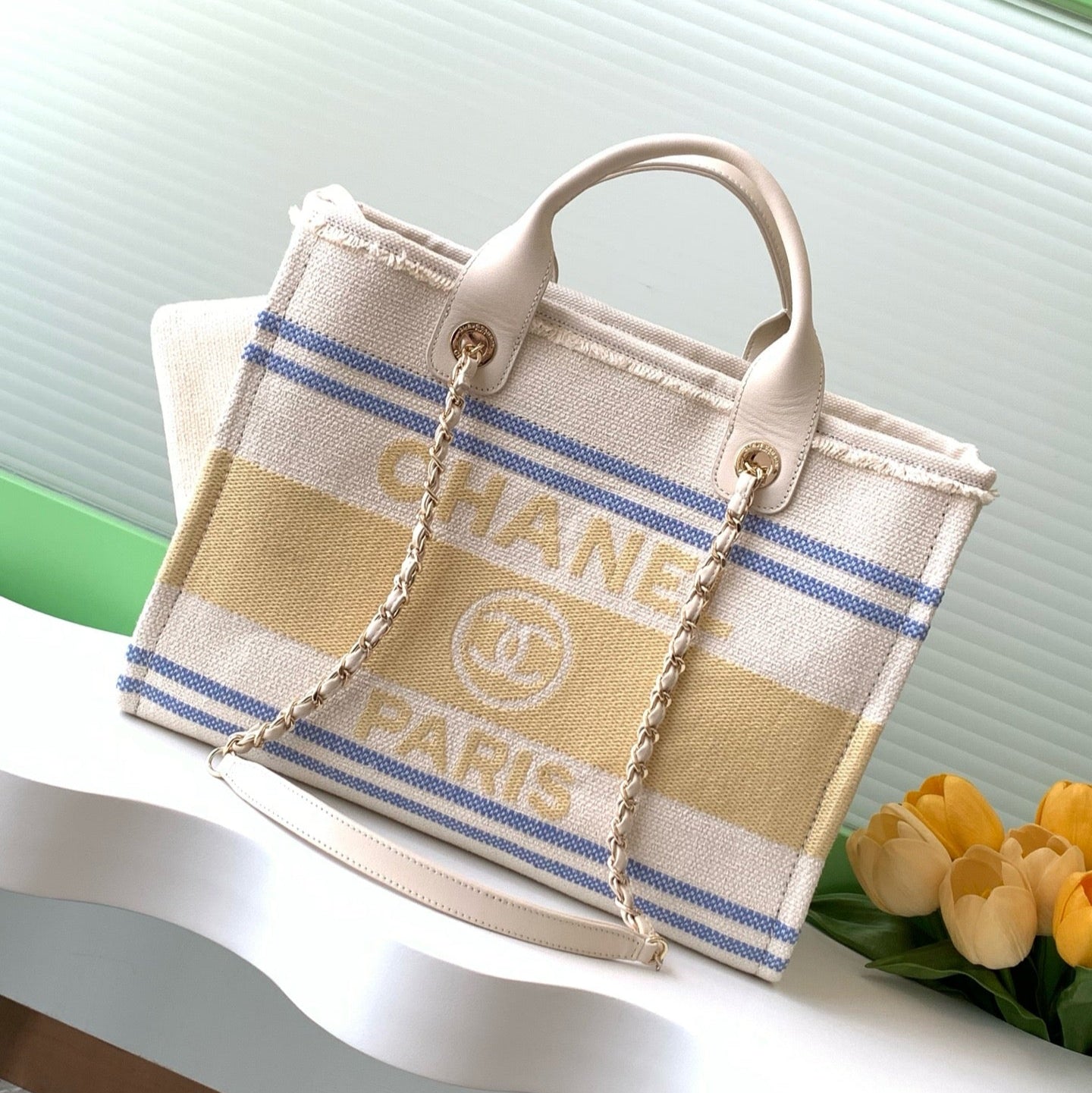 SHOPPING BAG 34 IN WHITE BLUE AND YELLOW CANVAS