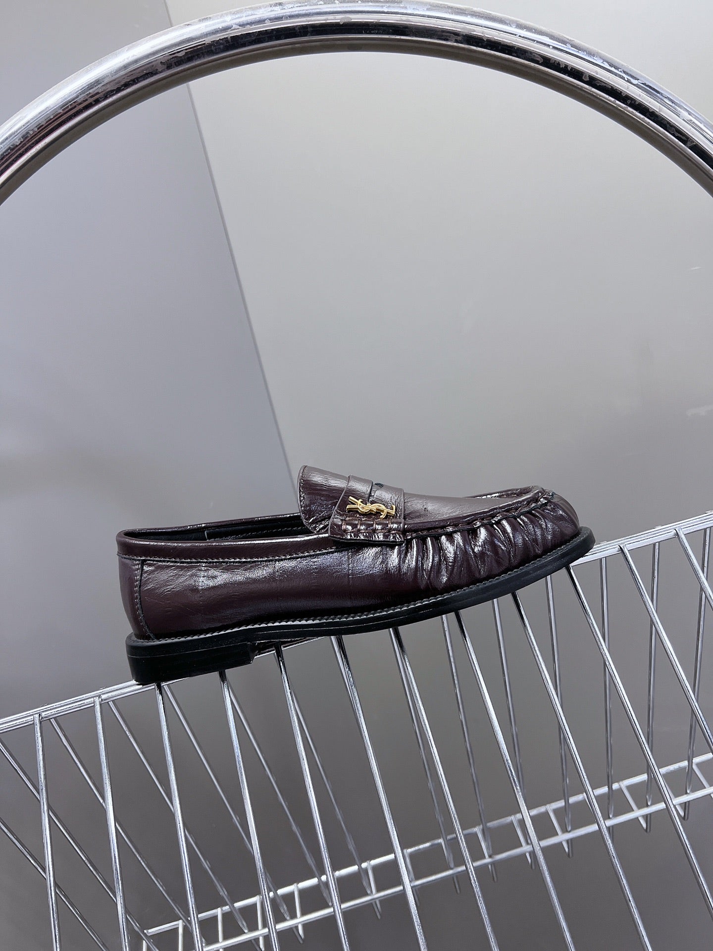 YSL 25S SAINT LAURENT LOAFERS IN DUSTY PLUM CALFSKIN