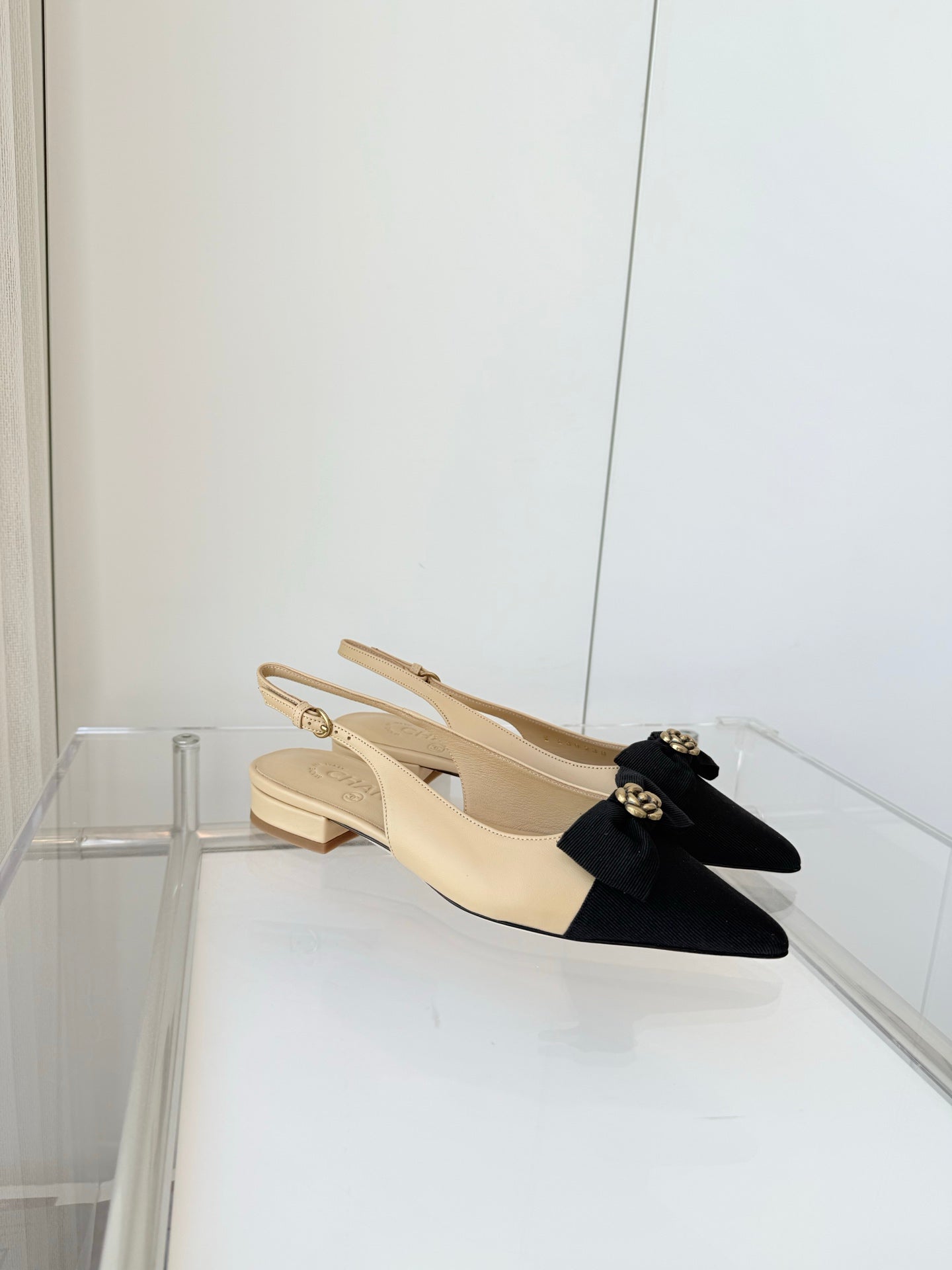 SLINGBACKS 18 MM IN BEIGE CALFSKIN MIX BLACK CANVAS