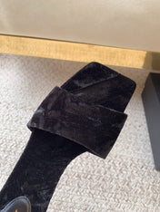 HIGH HEEL SLIDES IN BLACK VELVET