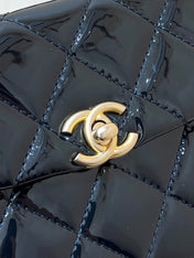 25S CHANEL TOTE CROSSBODY BAG 19 IN BLACK GLOSSY LEATHER WITH METAL HANDLE