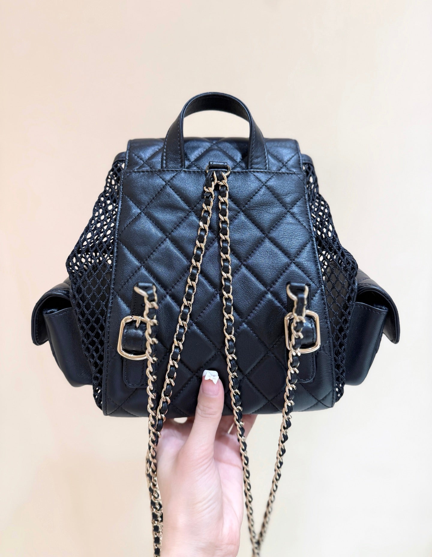MESH DRAWSTRING BACKPACK 25 IN BLACK CALFSKIN GOLD-TONE METAL