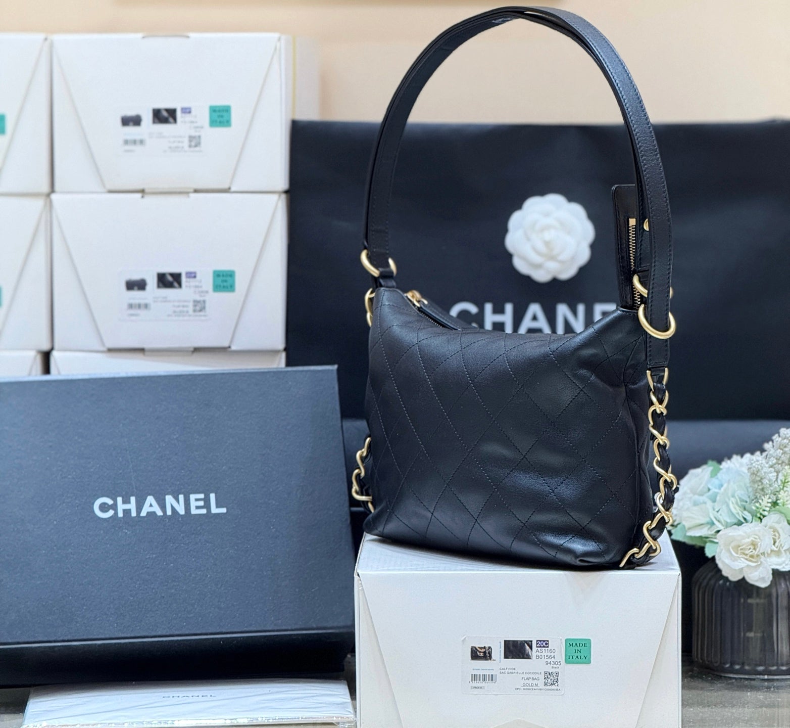 CHANEL 25S MINI MAXIUM OLD HOBO BAG 31 IN BLACK CALFSKIN