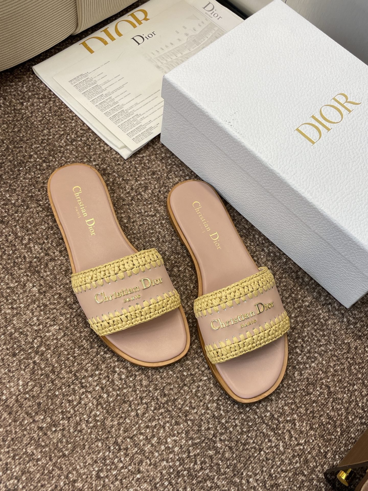 DIOR 25S D-LANE SLIDE NUDE CALFSKIN AND YELLOW BRAIDED RAFFIA