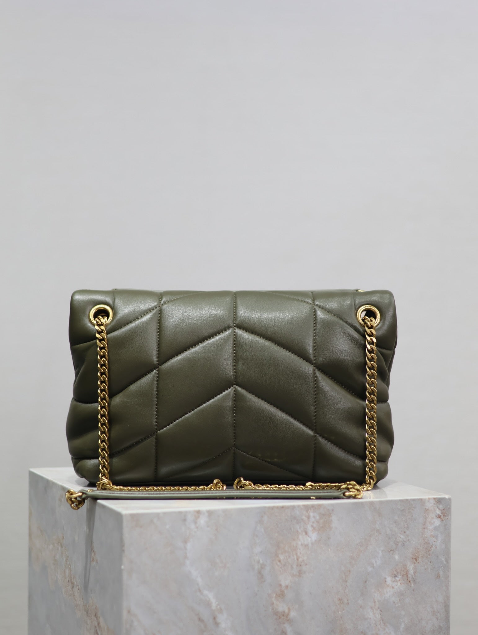 YSL 25S LOULOU PUFFER MM 29 IN DARK OLIVE CALFSKIN GOLD HARDWARE