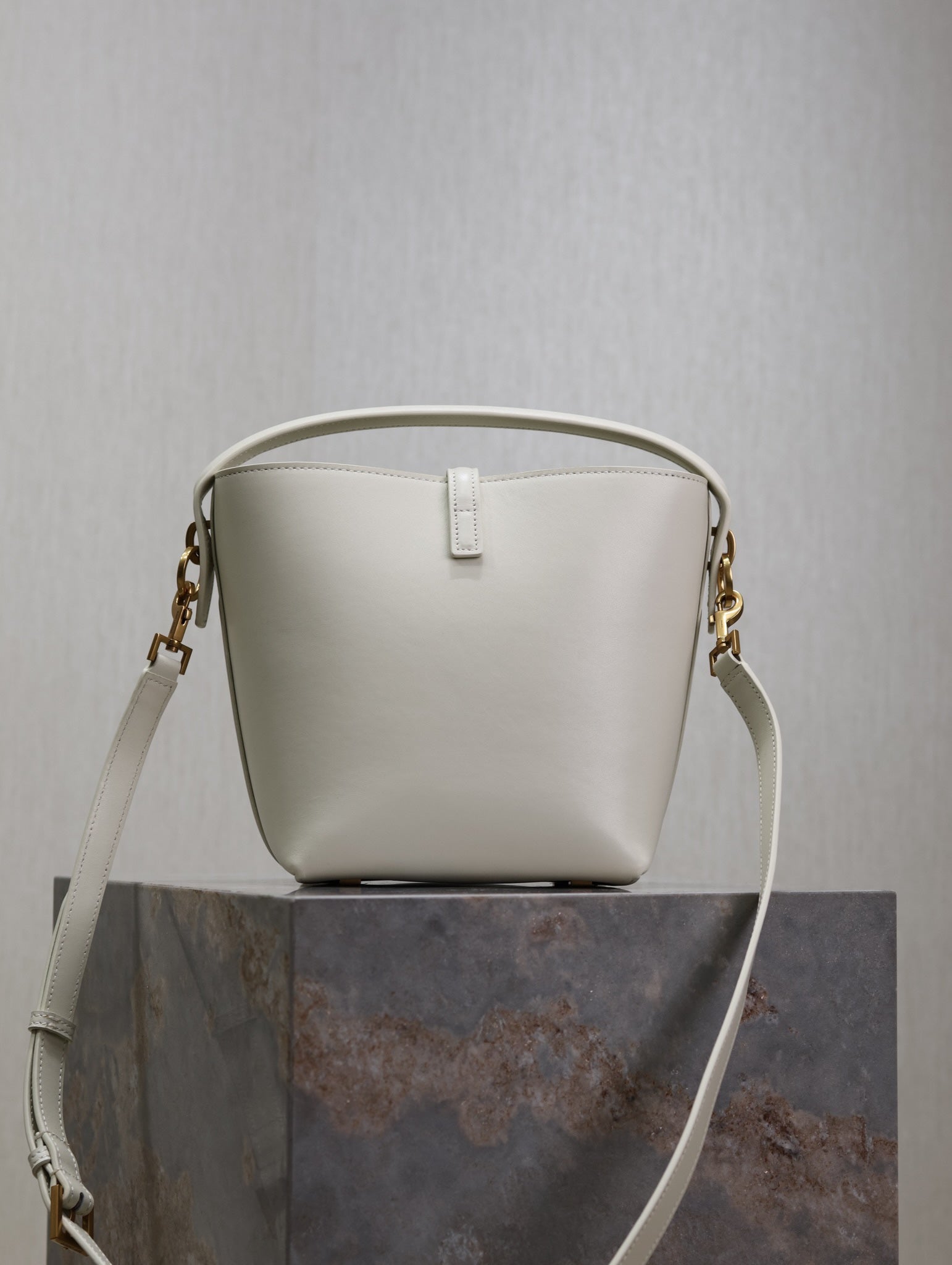 YSL 25S LE 37 BAG 20 IN DUSTY GRAY CALFSKIN GOLD HARDWARE