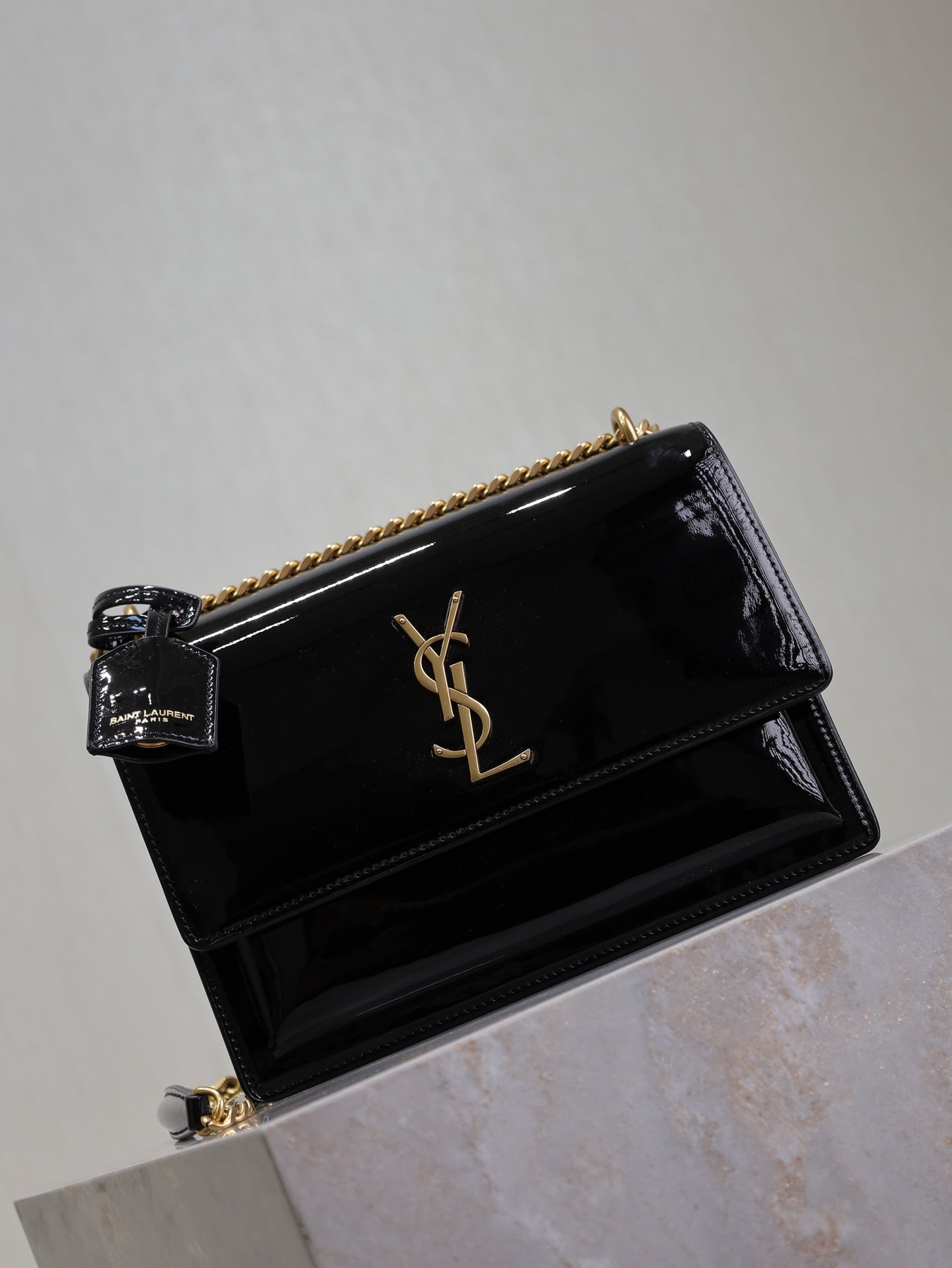 YSL 25S SUNSET MEDIUM 22 IN BLACK SHINY CALFSKIN GOLD HARDWRE