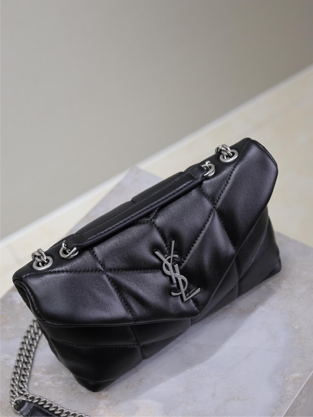 YSL 25S LOULOU PUFFER MINI 23 IN BLACK CALFSKIN SILVER HARDWRE