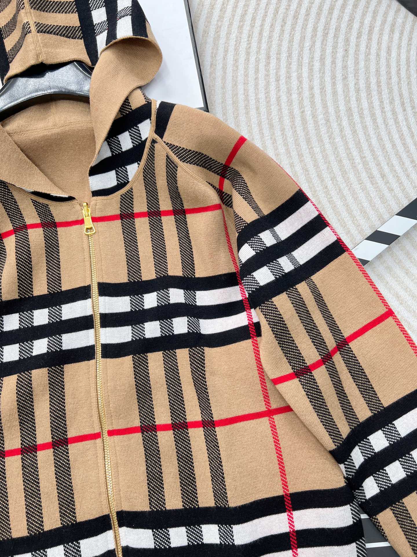 BURBERRY 25S CARDIGAN 214