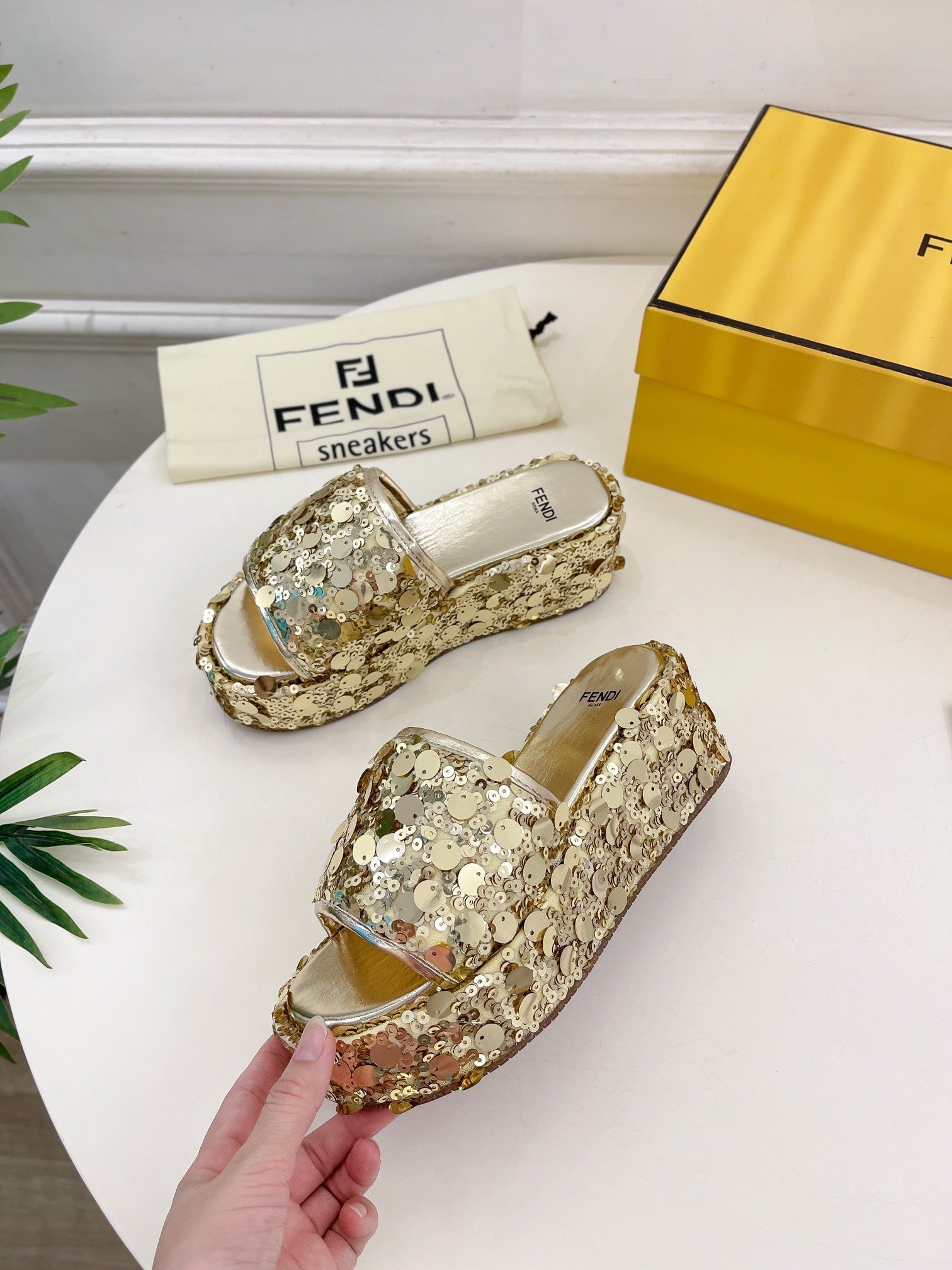 FENDI THICK SOLE 6 CM SEQUIN SLIPPER GOLD