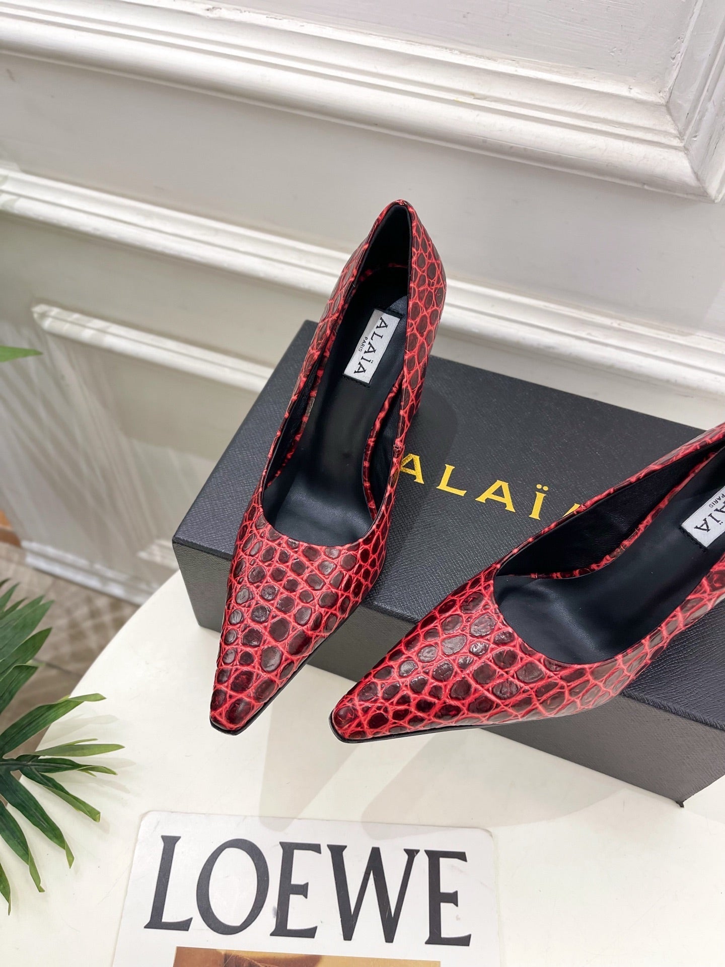 ALAIA 26S HIGH HEELS 95 MM IN DARK RED CROCODILE-EMBOSSED CALFSKIN