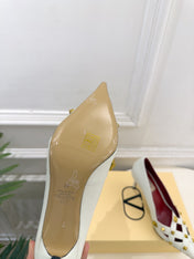 VALENTINO 26S STUDDED POINTED TOE PUMPS 80 MM IN CREAM WHITE CALFSKIN