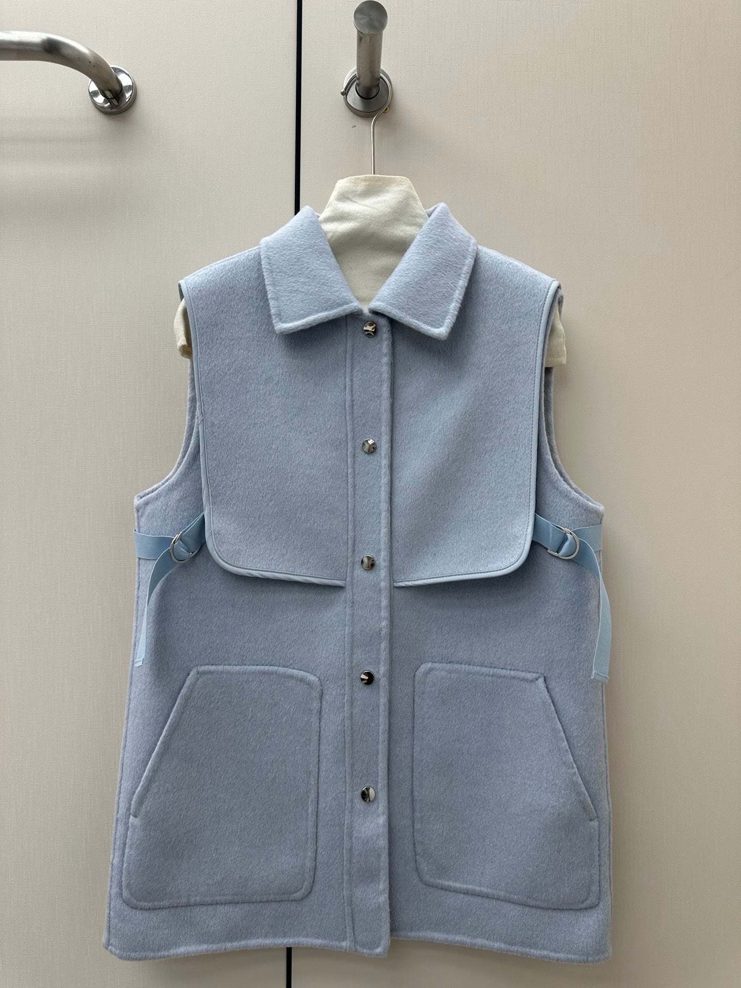 HERMES 26S SLEEVELESS JACKET 856