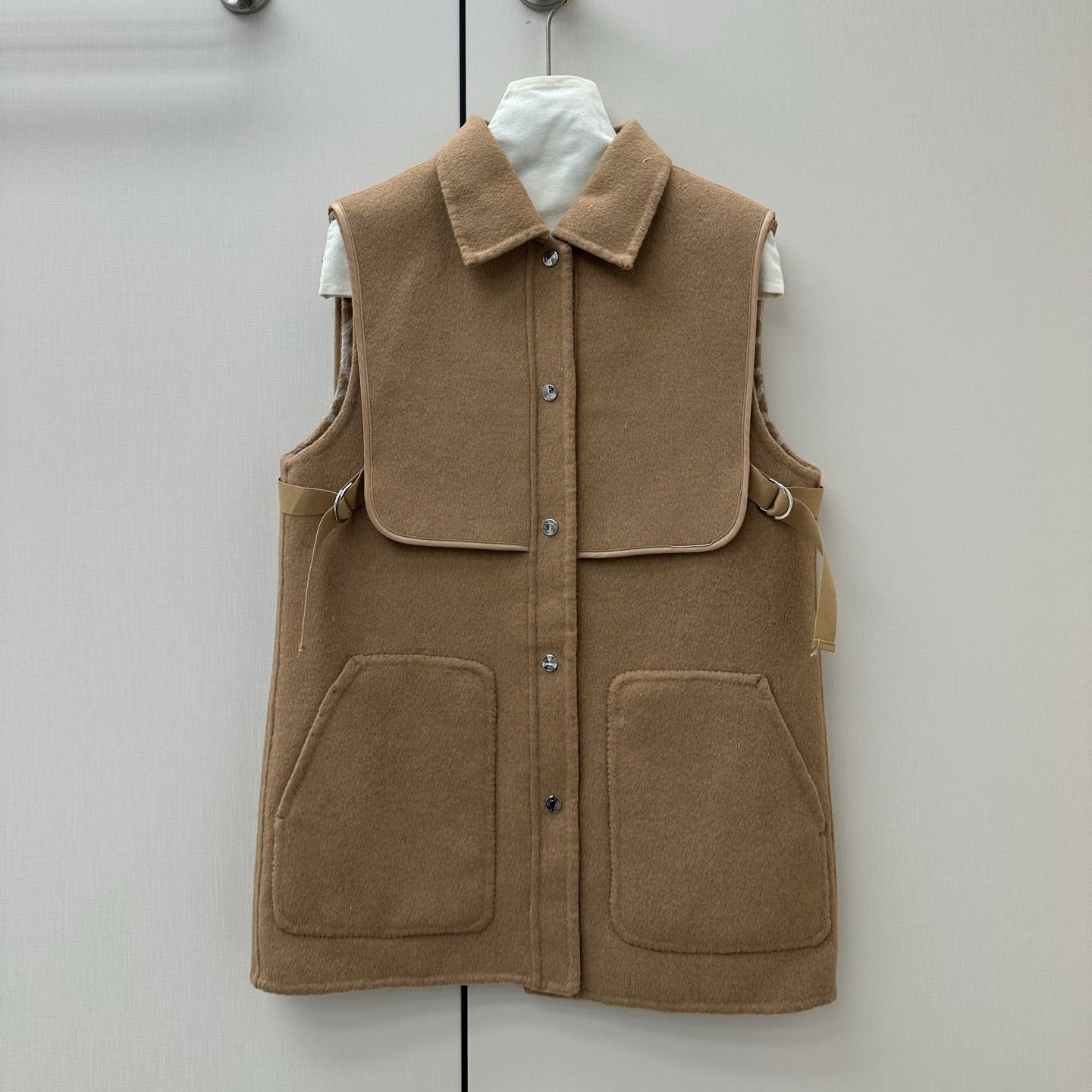 HERMES 26S SLEEVELESS JACKET 854