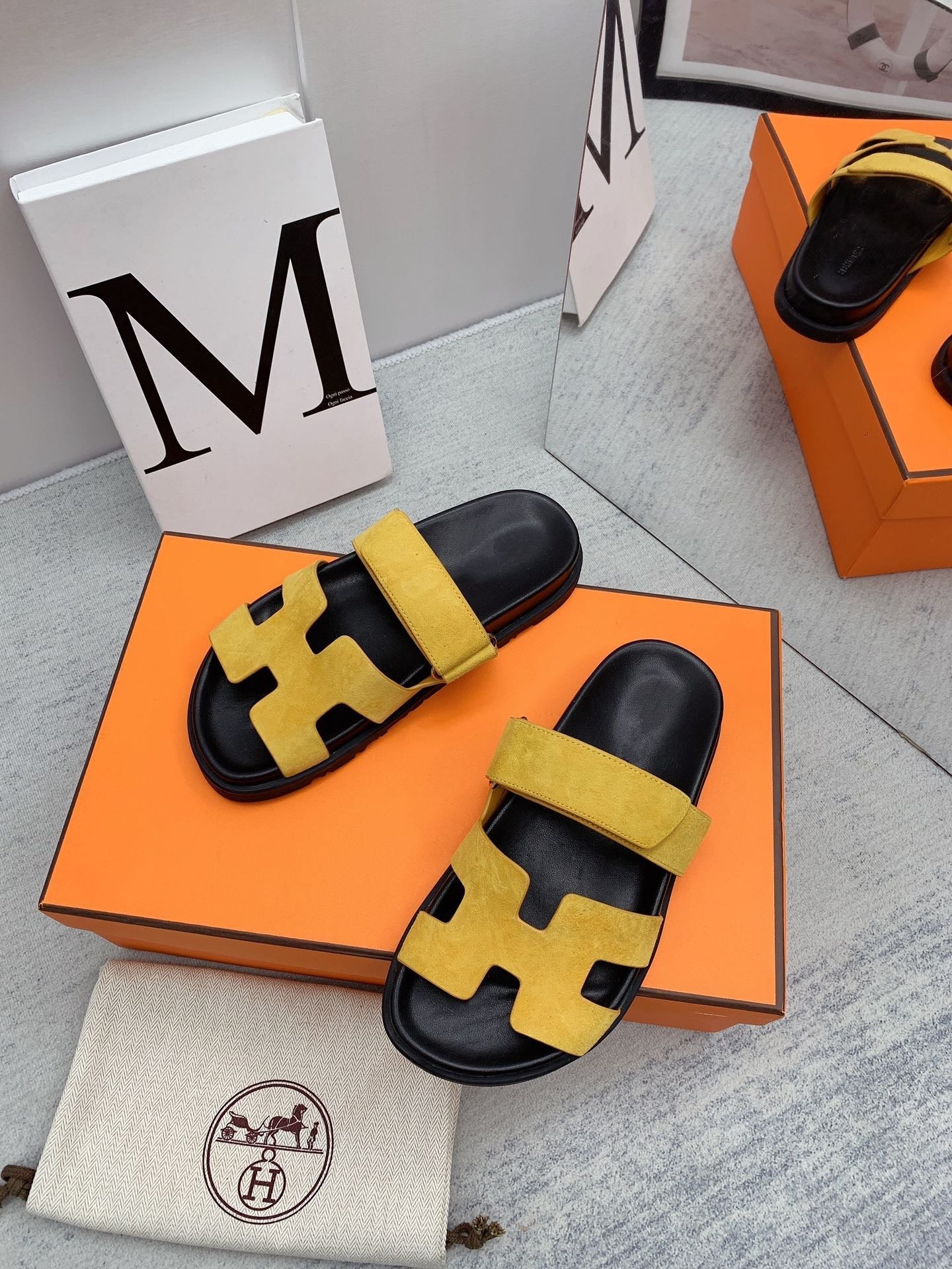 Chypre Sandal Yellow