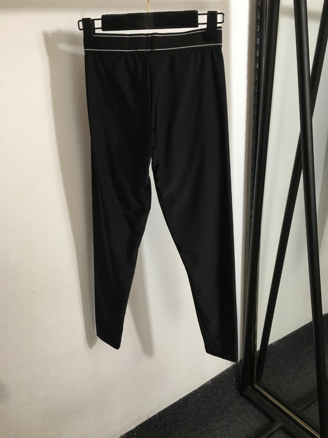 ALO 26S SPORTS BRA & HIGH-WAIST LEGGINGS SET 239